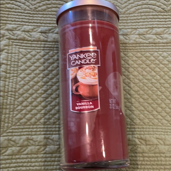 Yankee Vanilla Bourbon Pillar candle
